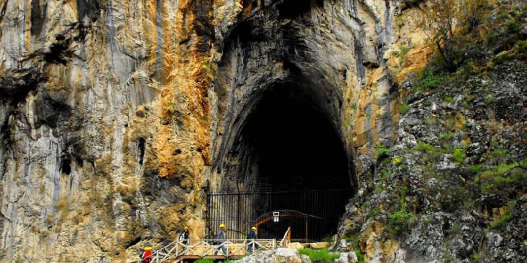 Isparta’da doğayla tarihin buluştuğu o yer! Hayran olmamak elde değil: Yaz rotasına ekleneceklerden biri… 4